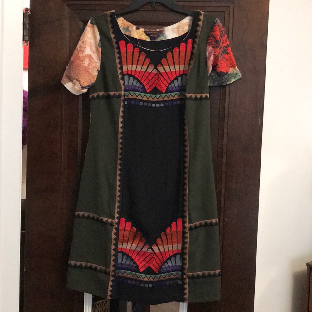 Floral pixel dress with keyhole back.